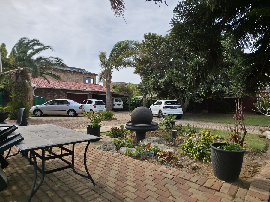 4 Bedroom Property for Sale in Noorsekloof Eastern Cape